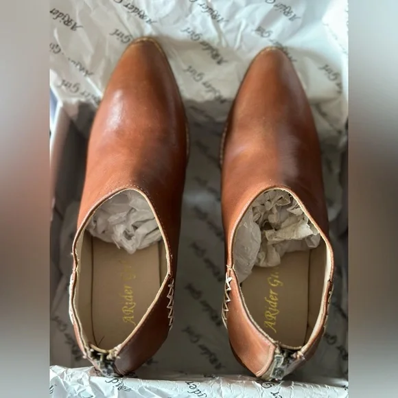 ARider Girl Booties - Size 10 - Picture 3 of 9